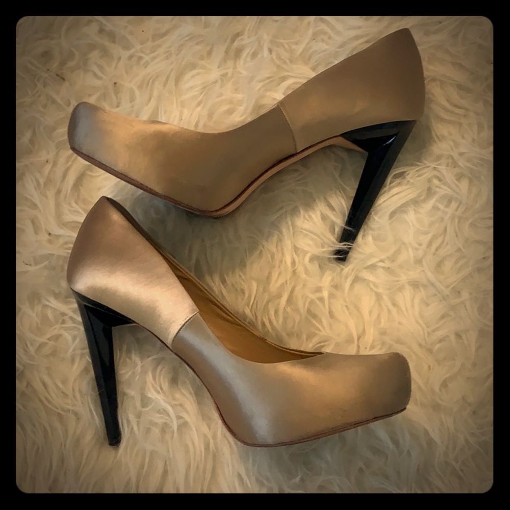 BCBG MAXAZRIA - SKYLA SIZE 8